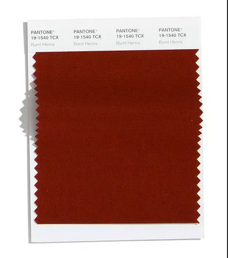 焦褐红：焦褐红是强健的红色调，结合热诚与成熟的大地感。